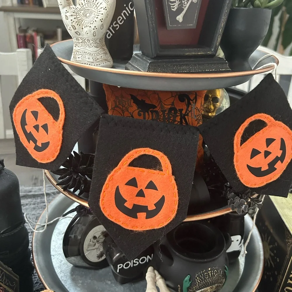 Halloween mini felt banner / tiered tray decor
